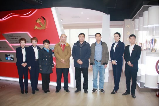 直奔一線 上下聯(lián)動(dòng) 問需幫扶——市商務(wù)局、春華街黨工委領(lǐng)導(dǎo)走訪問需永誠世佳